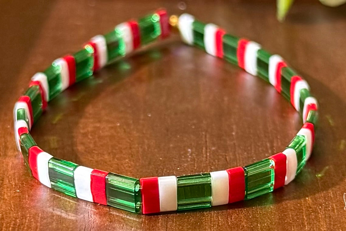 ‘Holly Jolly’ Bracelet Stack